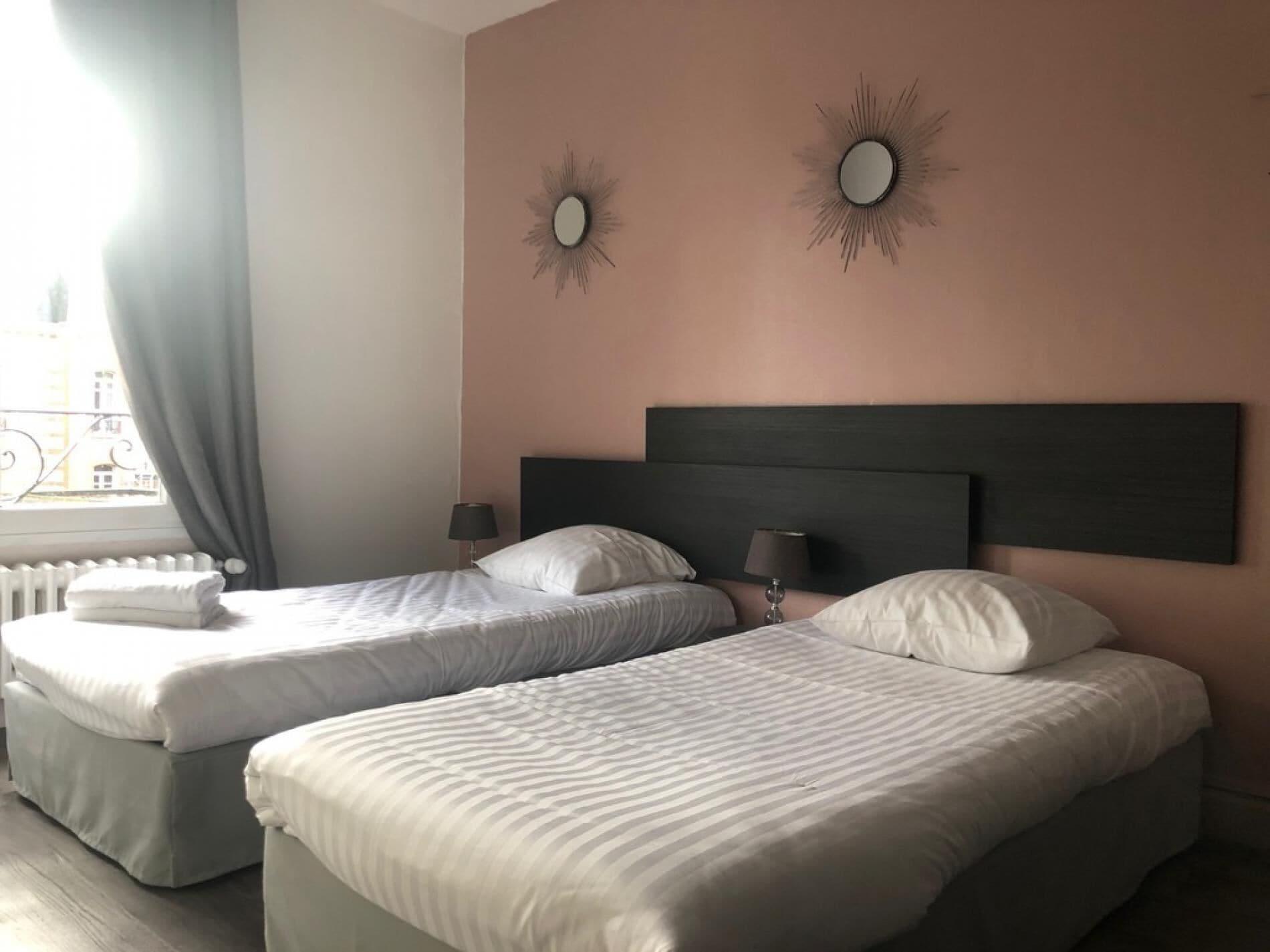 Logis Hotel Du Cirque Troyes Centre Historique 외부 사진