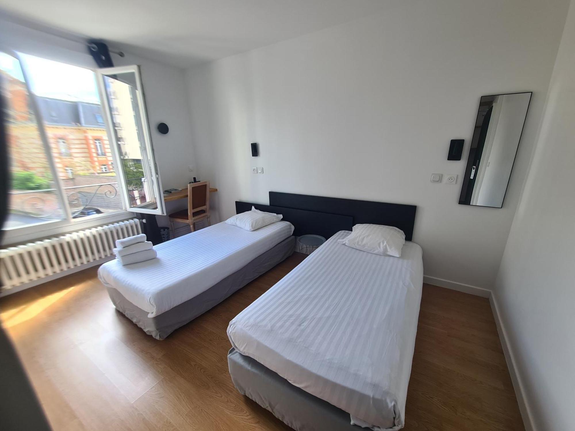 Logis Hotel Du Cirque Troyes Centre Historique 외부 사진