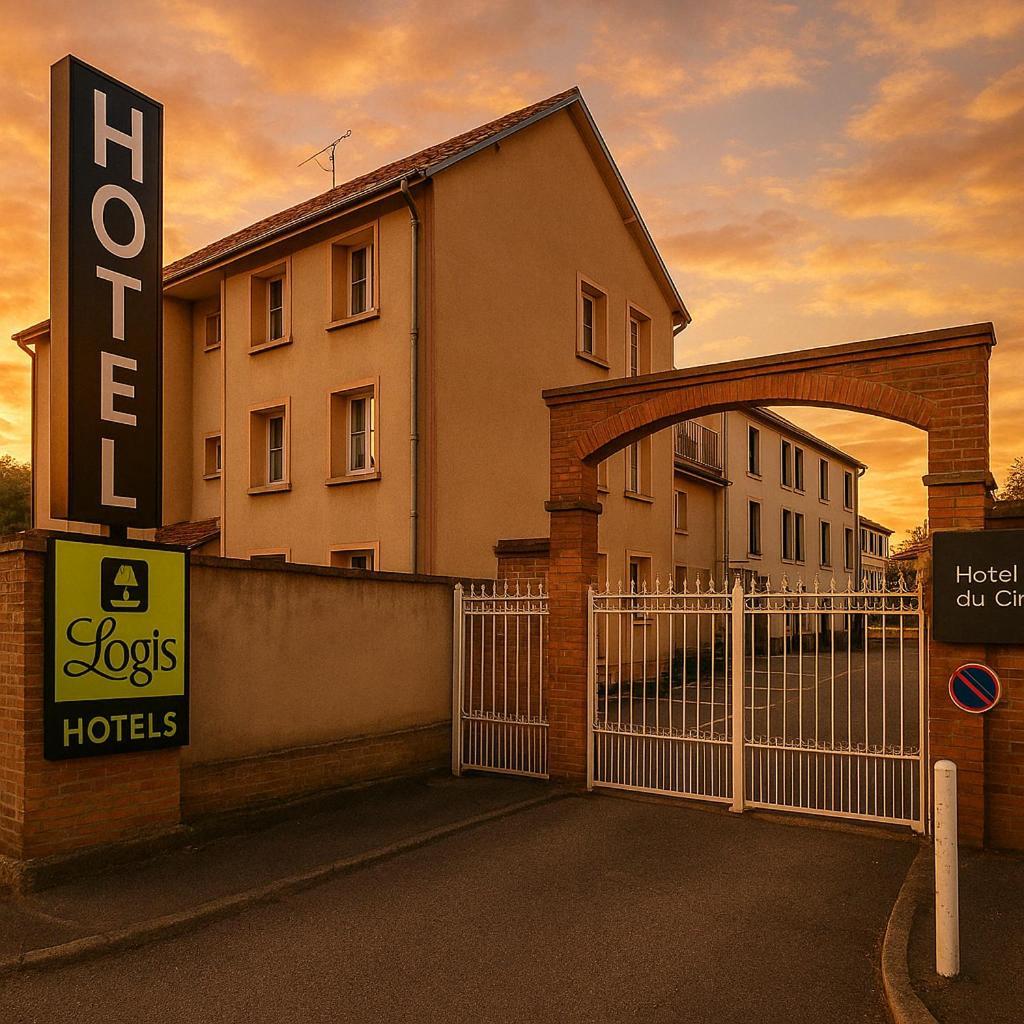 Logis Hotel Du Cirque Troyes Centre Historique 외부 사진
