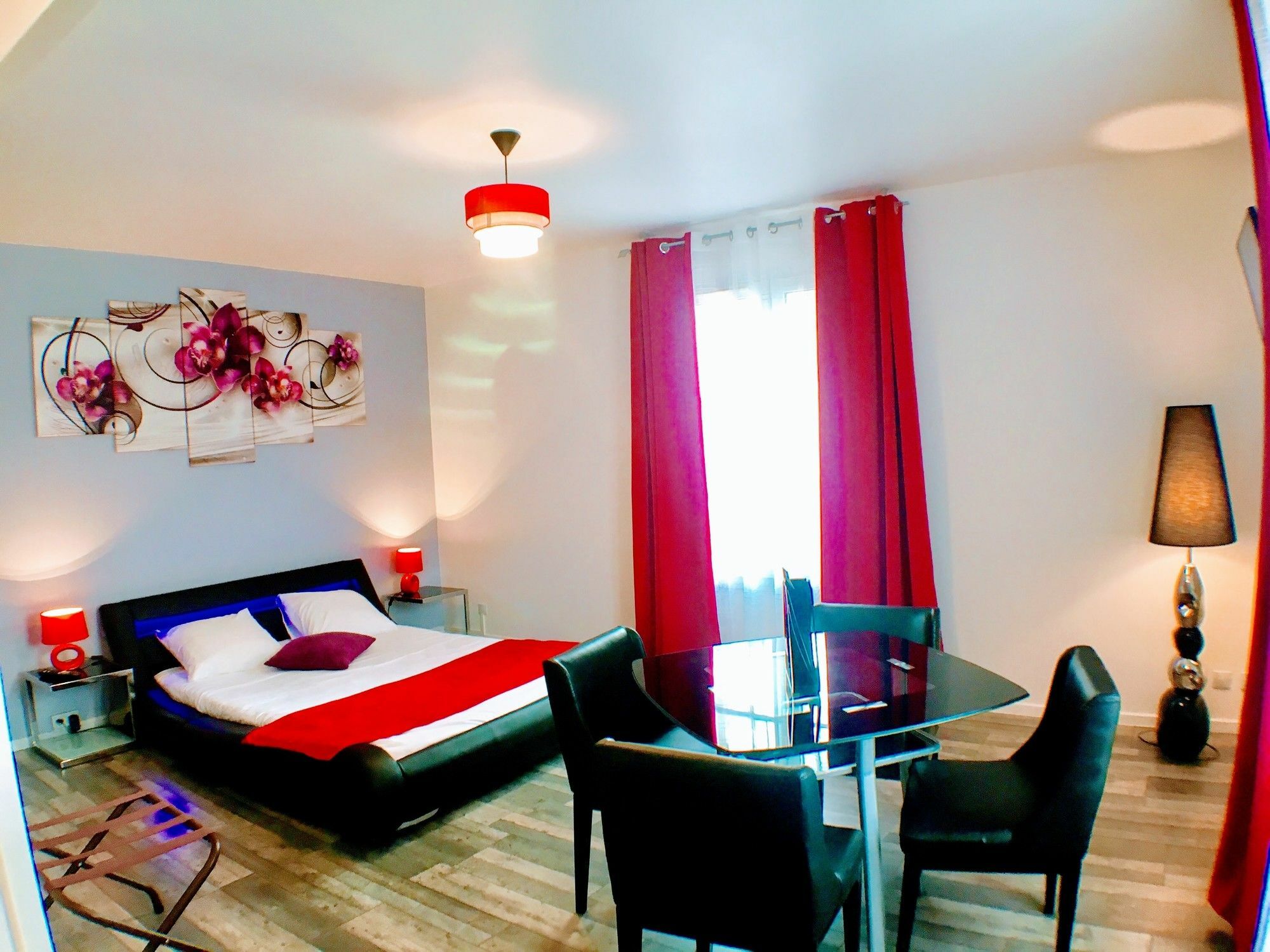Logis Hotel Du Cirque Troyes Centre Historique 외부 사진