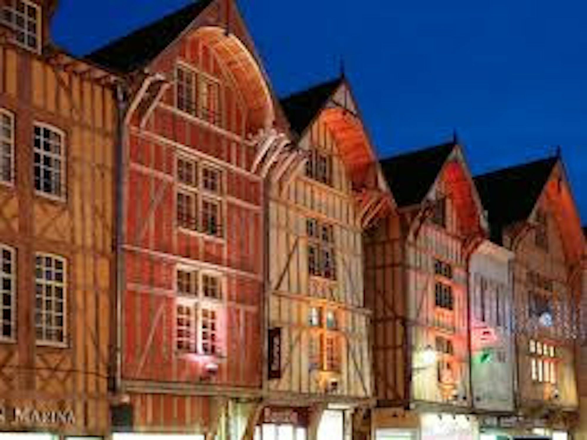 Logis Hotel Du Cirque Troyes Centre Historique 외부 사진
