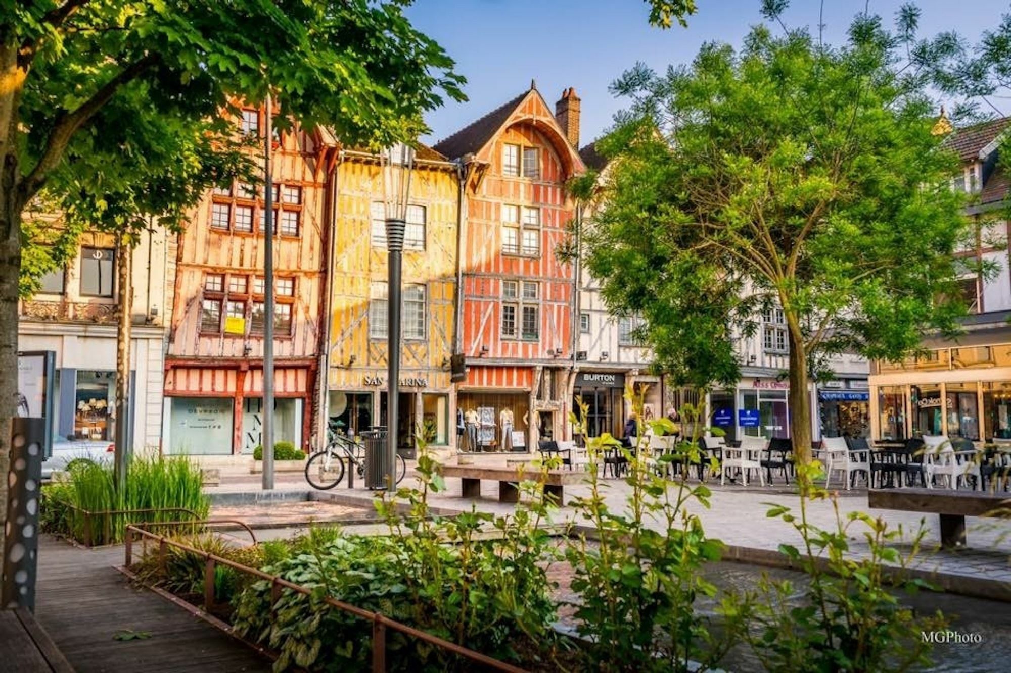 Logis Hotel Du Cirque Troyes Centre Historique 외부 사진