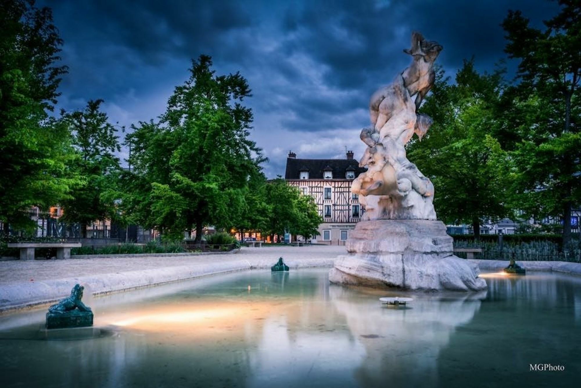 Logis Hotel Du Cirque Troyes Centre Historique 외부 사진