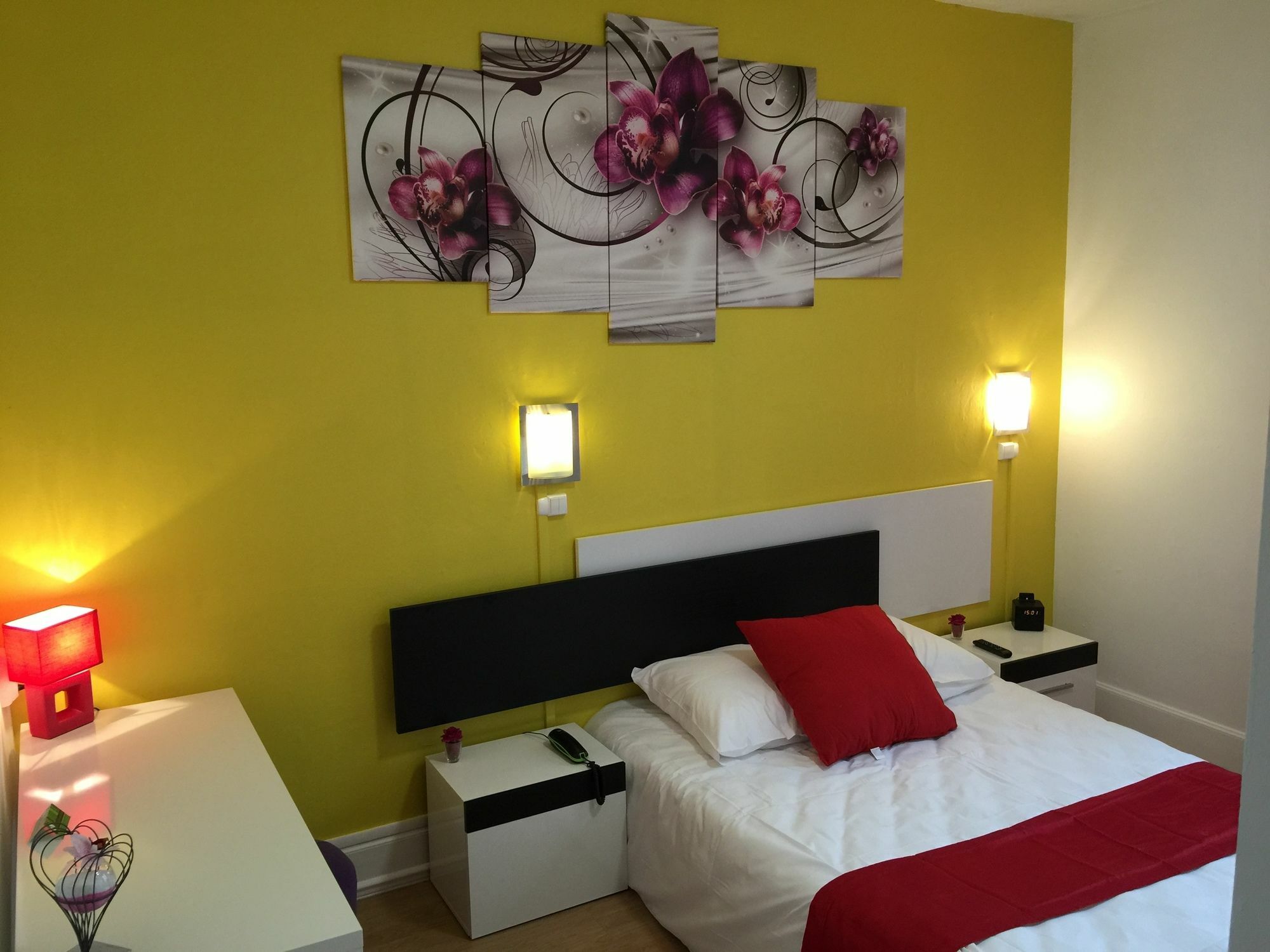 Logis Hotel Du Cirque Troyes Centre Historique 외부 사진